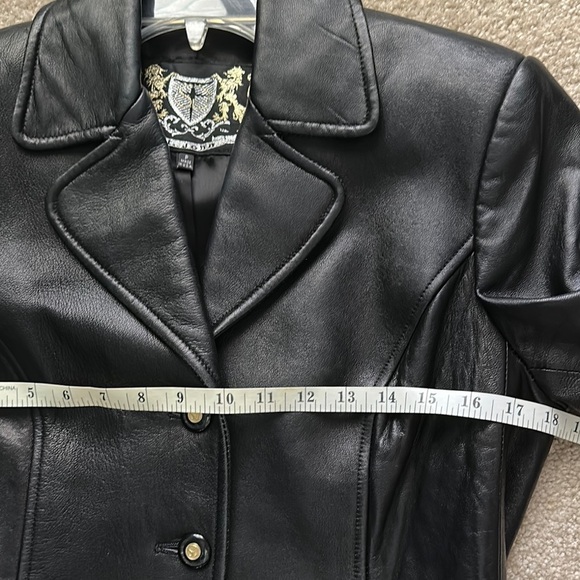 St. John Collection Embossed Soft Genuine Leather Gold Buckle Detail Women’s P - Picture 7 of 16